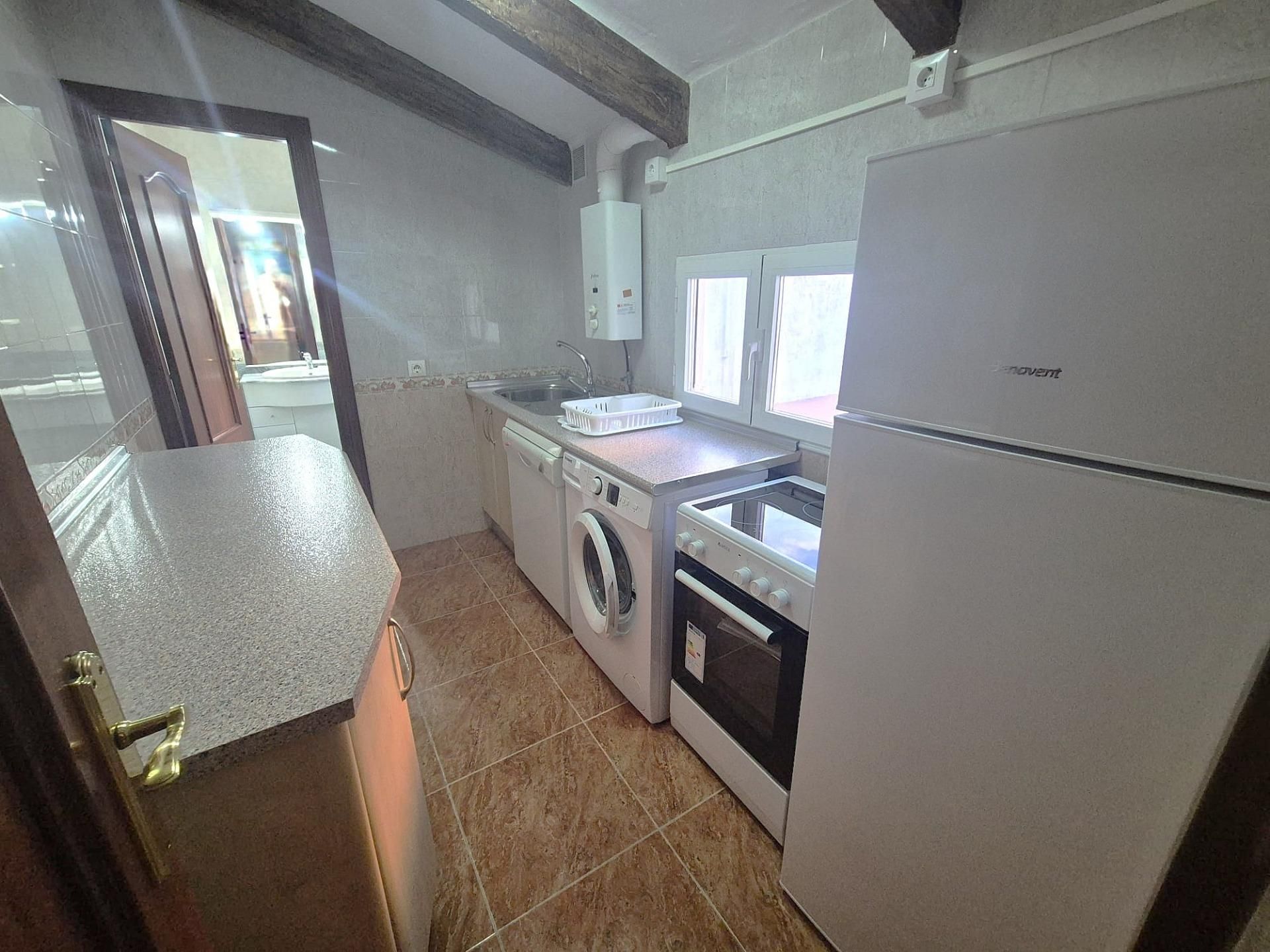 Cuina de Casa o xalet de lloguer en Cenicientos amb Aire condicionat