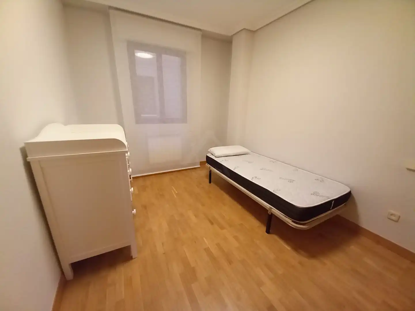 Piso de alquiler en Logroño - CL PILAR SALARRULLANA, Gran Via