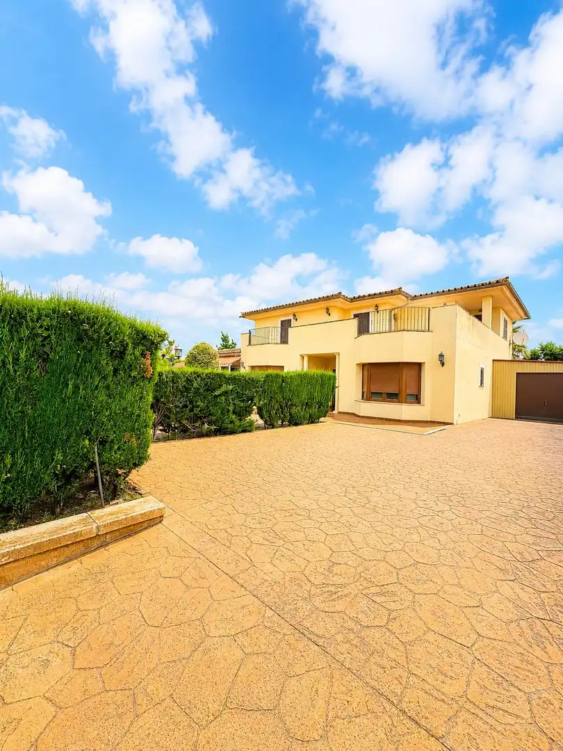 Chalet con terraza en venta en Carrer Carrer Escudella, imagen 2