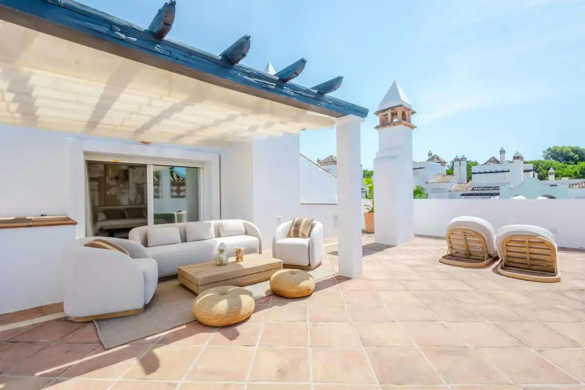 Terraza de Dúplex en venta en Marbella con Aire acondicionado, Calefacción y Jardín privado