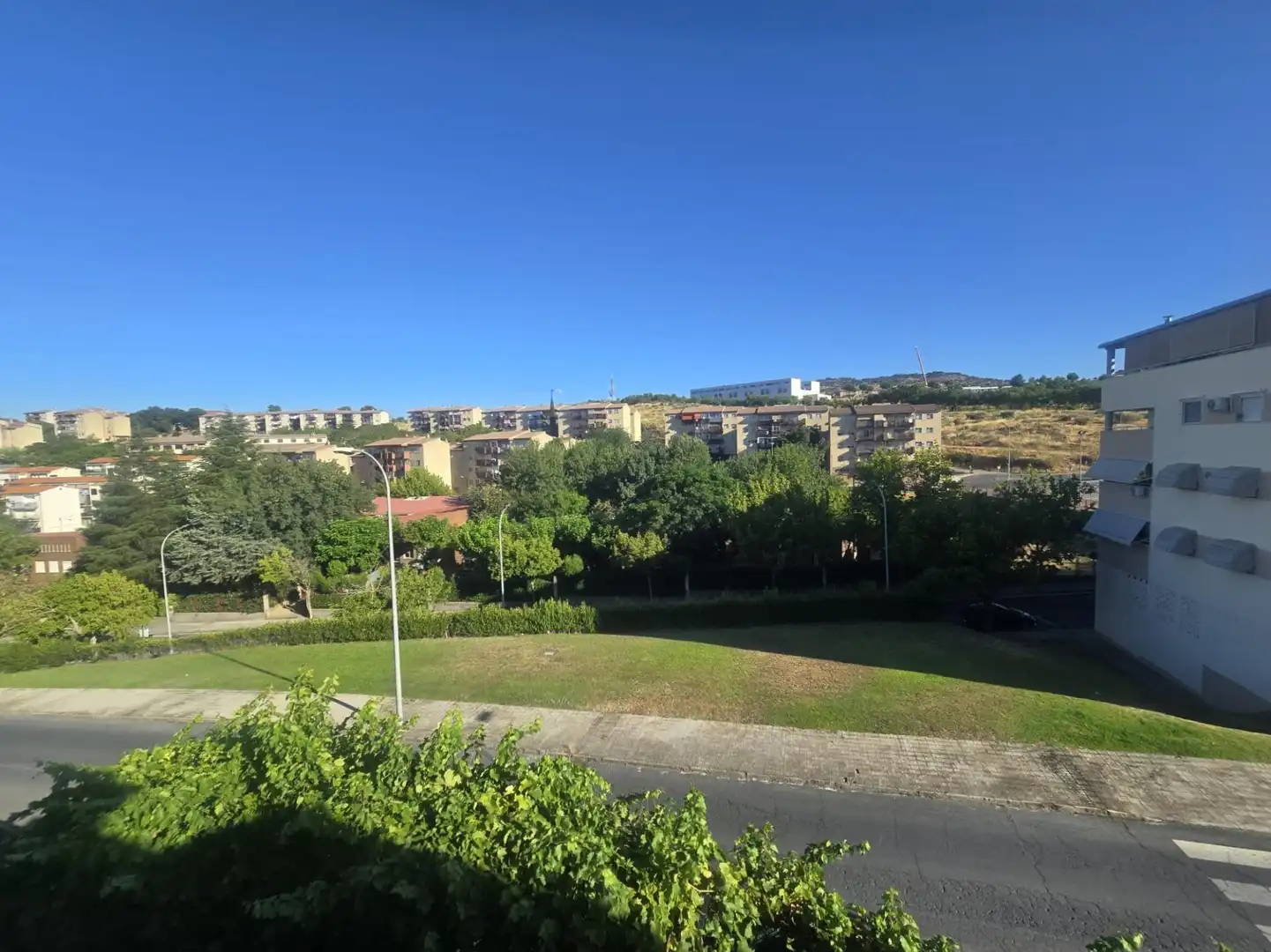 Exterior view of Detached homes for rent in Plasencia  with Air Conditioner, Heating and Private garden