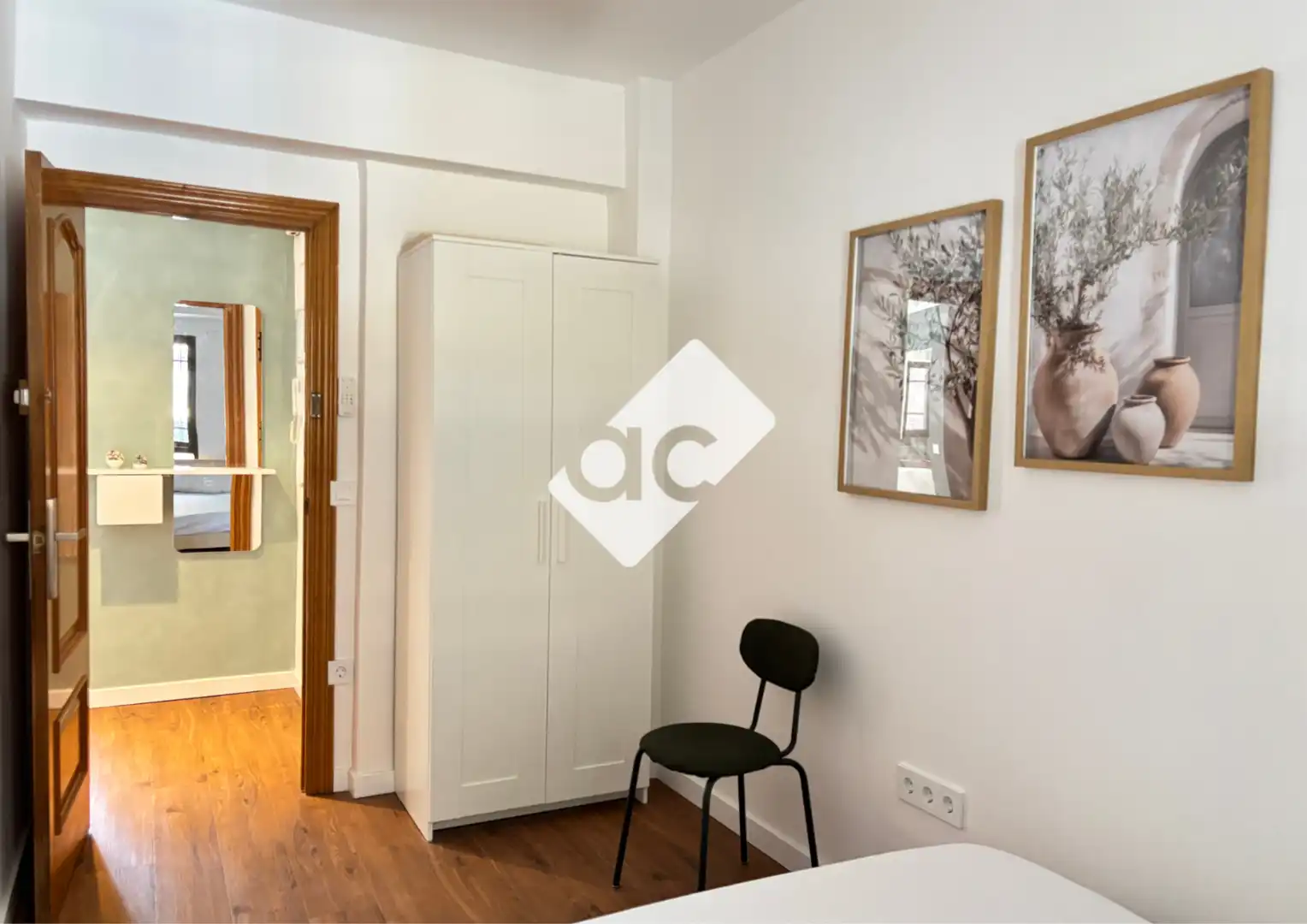 Habitación de Apartamento de alquiler en Valencia con Aire acondicionado, Calefacción y Parquet