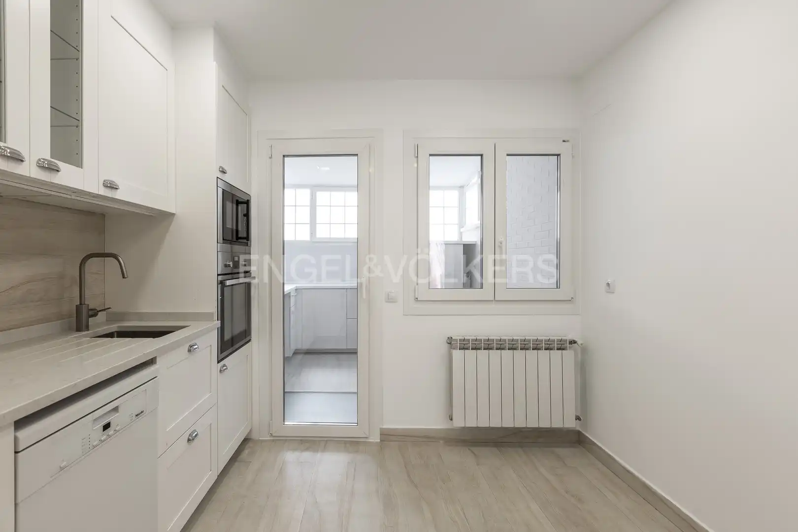 Kitchen of Houses for sale in Pozuelo de Alarcón  with Air Conditioner, Heating and Swimming Pool