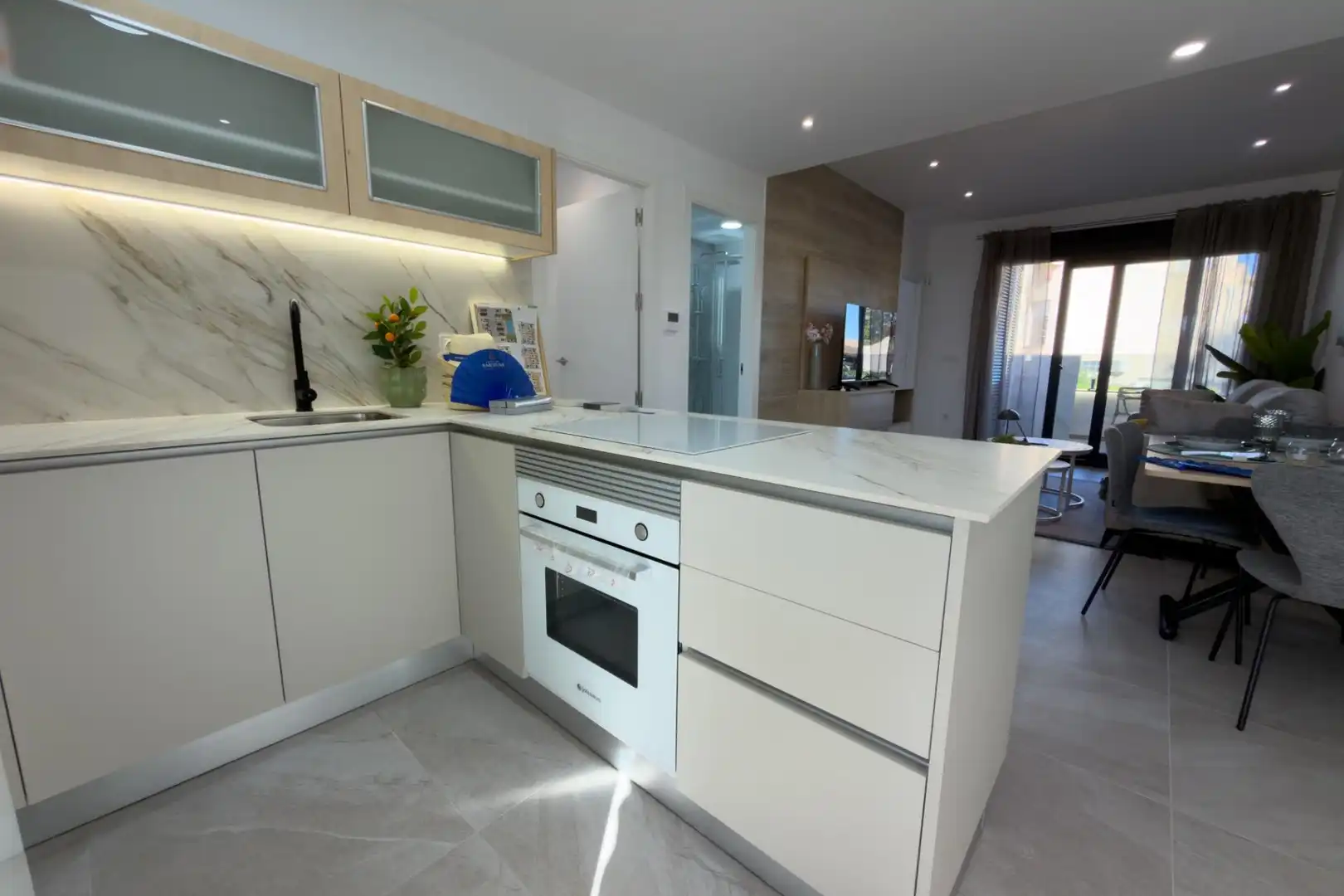 Appartamento con balcone in vendita a Calle MARCELINA, imagen 9