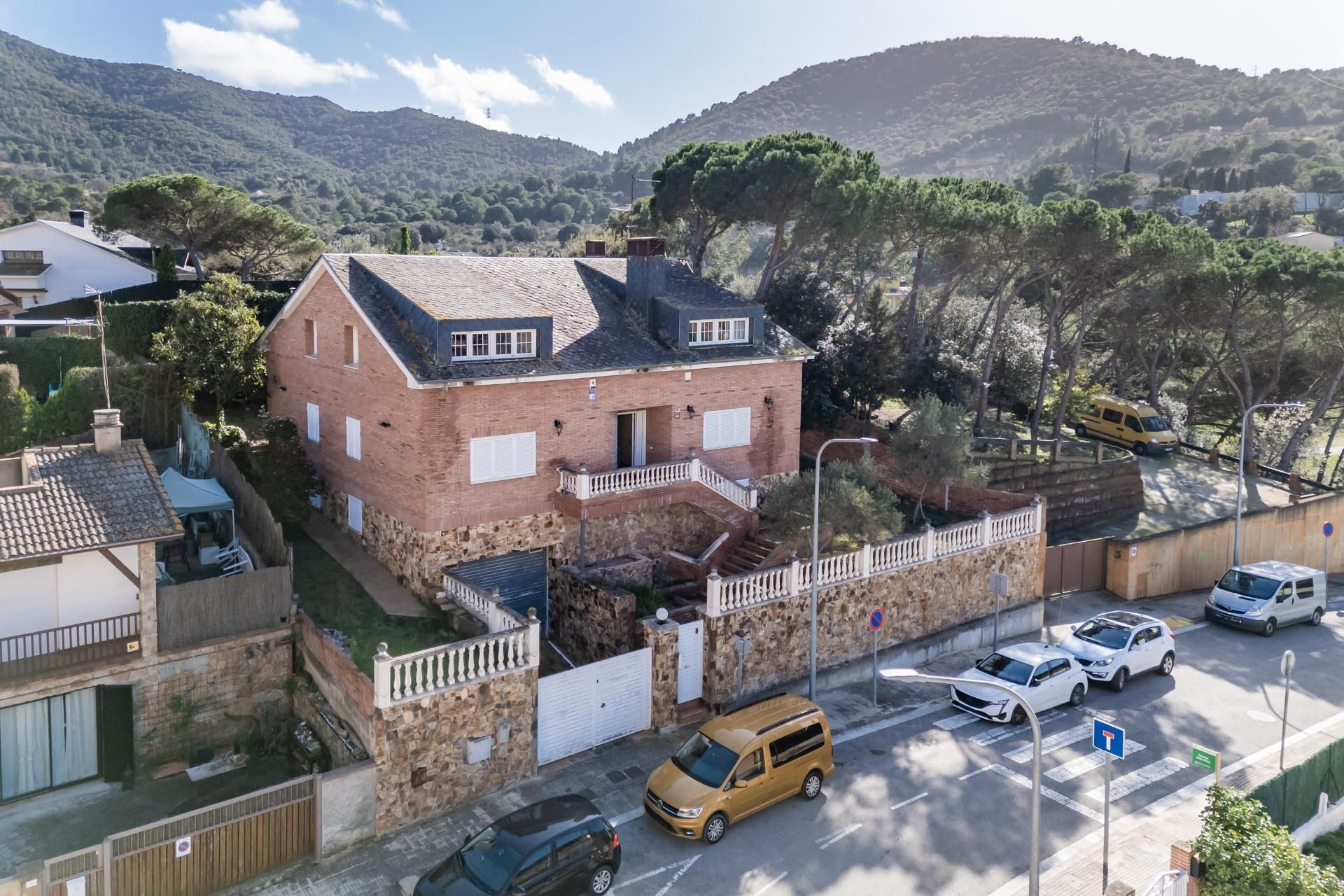 Vista exterior de Casa o chalet en venta en Montornès del Vallès con Calefacción, Jardín privado y Terraza