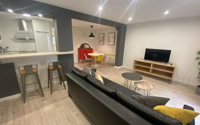 Sala d'estar de Pis en venda en Burgos Capital amb Calefacció, Parquet i Moblat