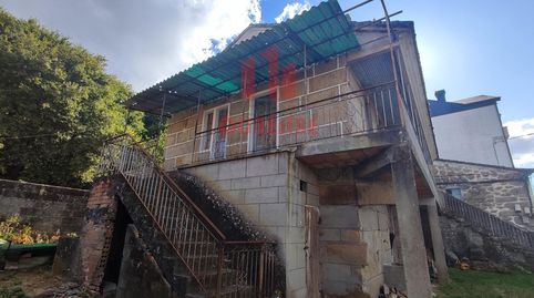 CASA INDEPENDIENTE DE PIEDRA CERCA DE LA MANCHICA Y PRÓXIMA A LA ENTRADA DE LA AG31, dirección a OurenseCelanova.