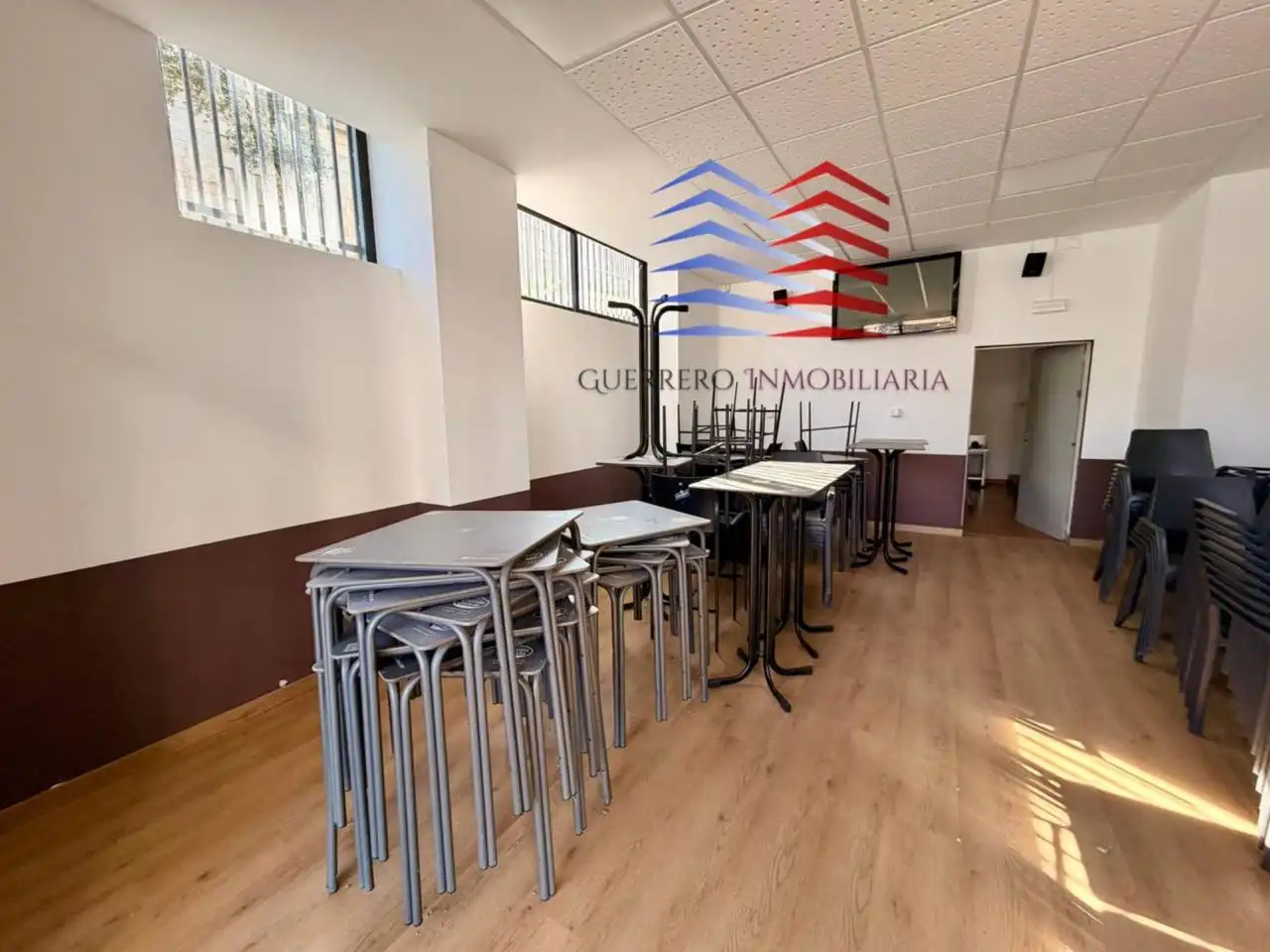 Commercial properties for rent in Ourense Capital   with Air Conditioner and Alarm