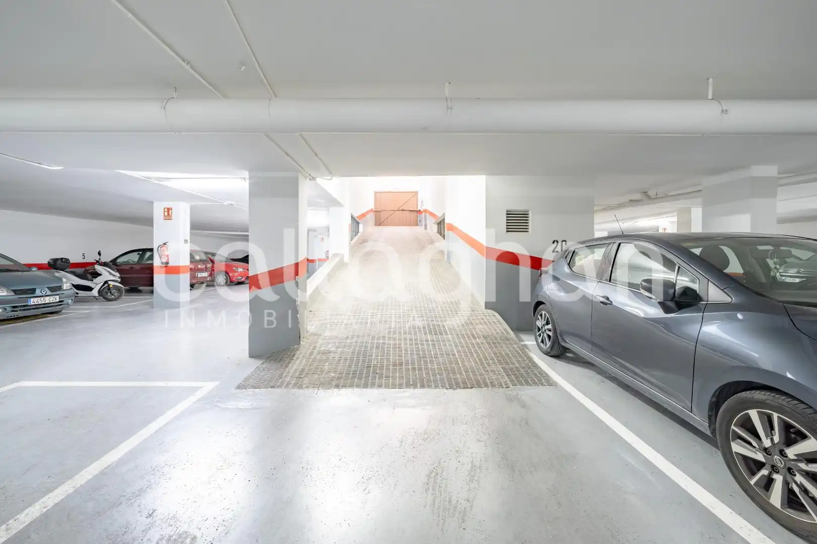 Parking de Piso en venta en Valencia con Aire acondicionado, Calefacción y Amueblado