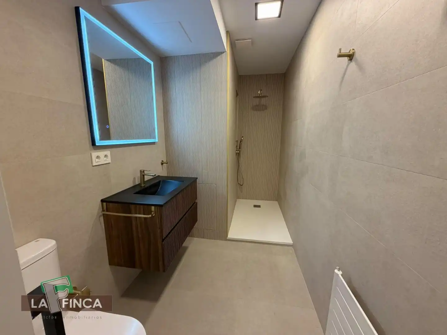 Baño de Apartamento de alquiler en Milán - Pumarín - Teatinos