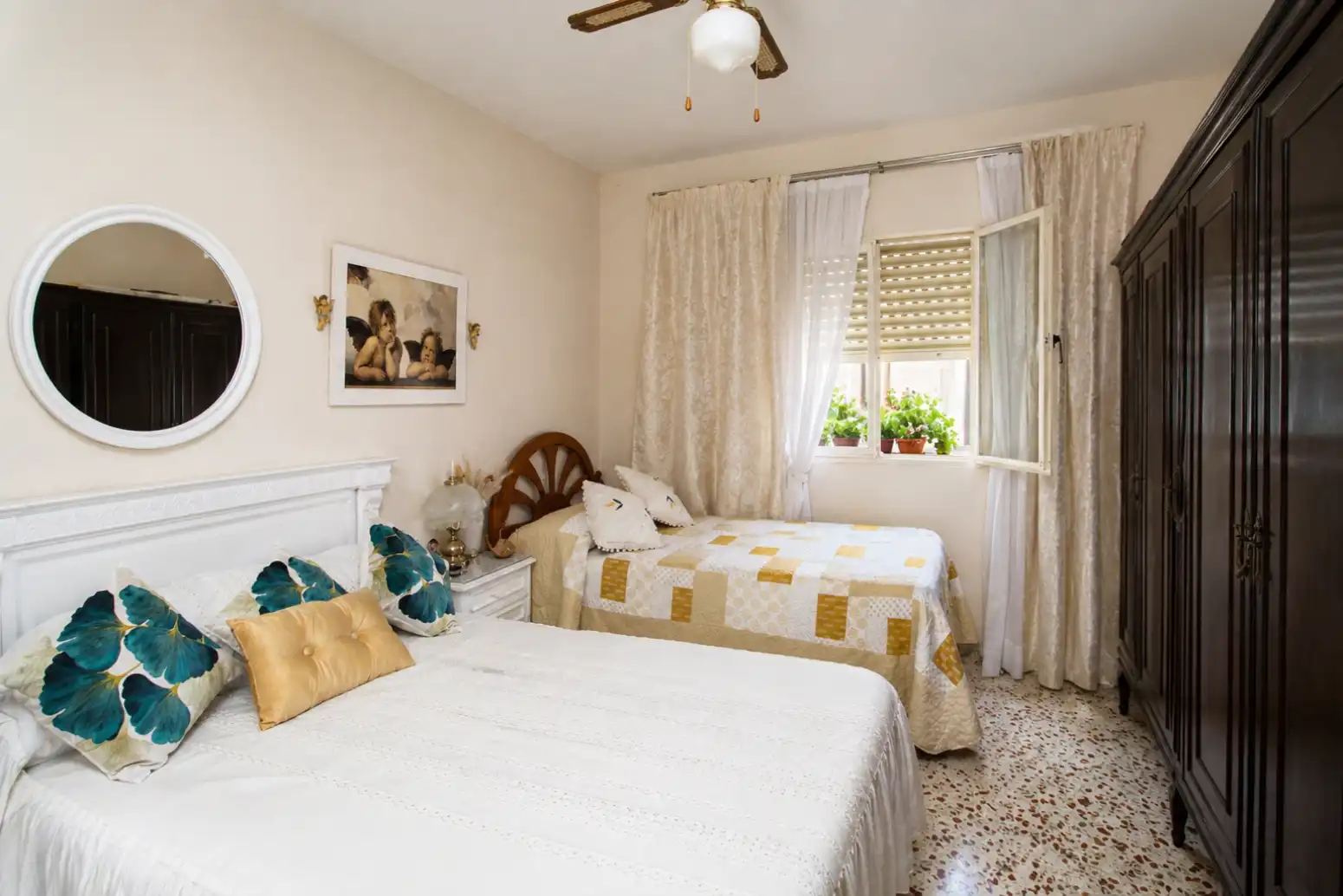 Habitación de Casa o chalet en venta en Vélez-Málaga con Calefacción y Jardín privado