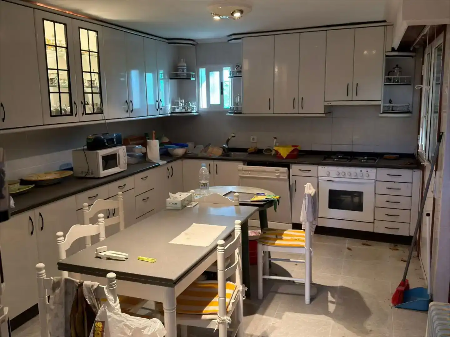 Cuina de Casa adosada en venda en Carballedo amb Parquet, Traster i Moblat