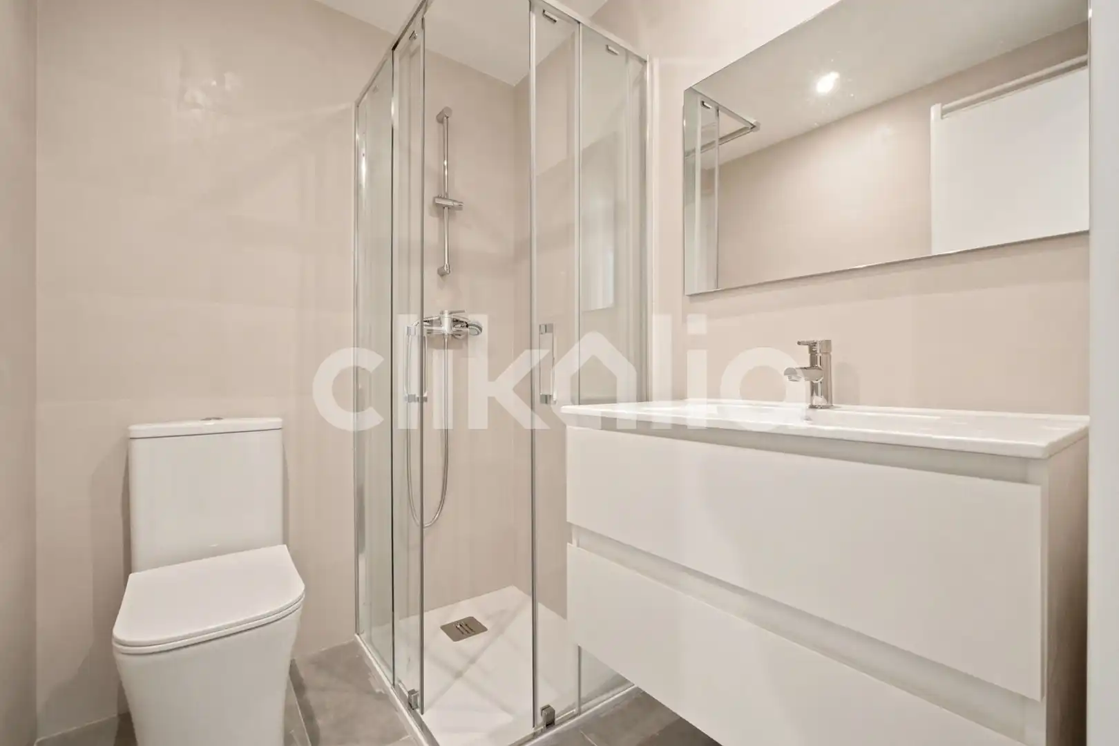 Baño de Piso de alquiler en Madrid con Calefacción y Terraza