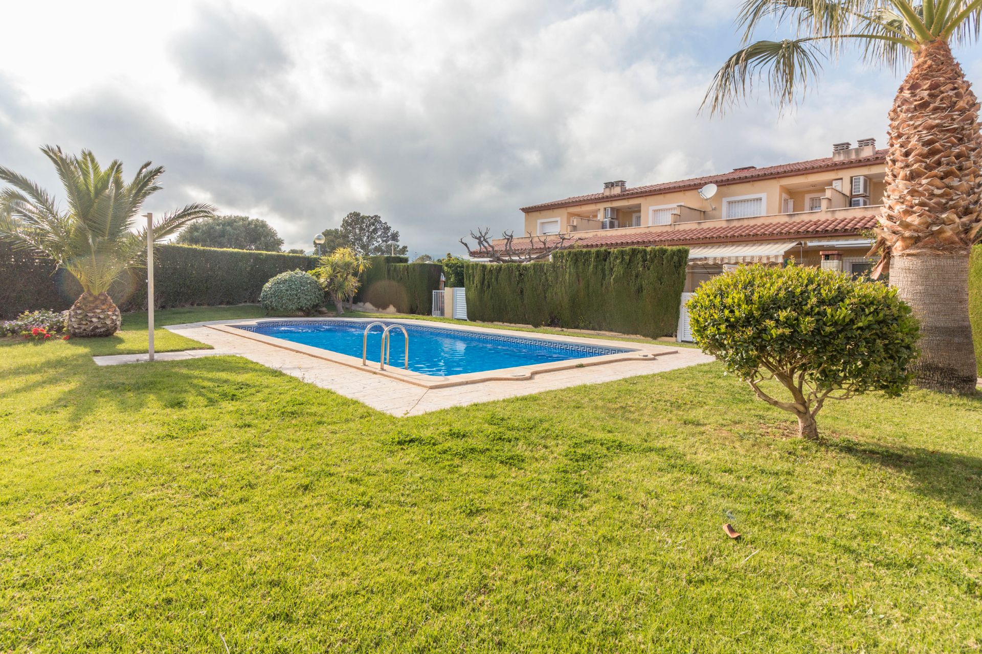 Swimming pool of Single-family semi-detached for sale in Mont-roig del Camp  with Air Conditioner, Heating and Private garden