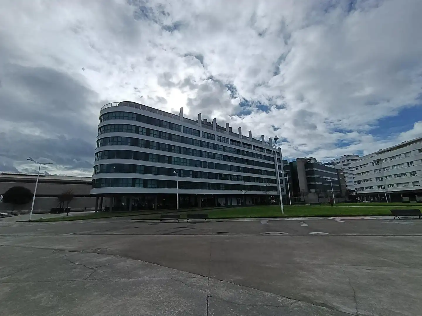 Vista exterior de Pis en venda en Gijón  amb Calefacció