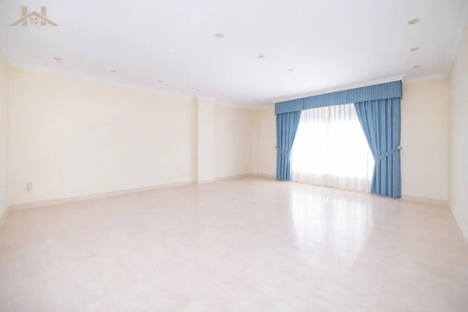 Sala d'estar de Casa adosada en venda en Las Rozas de Madrid