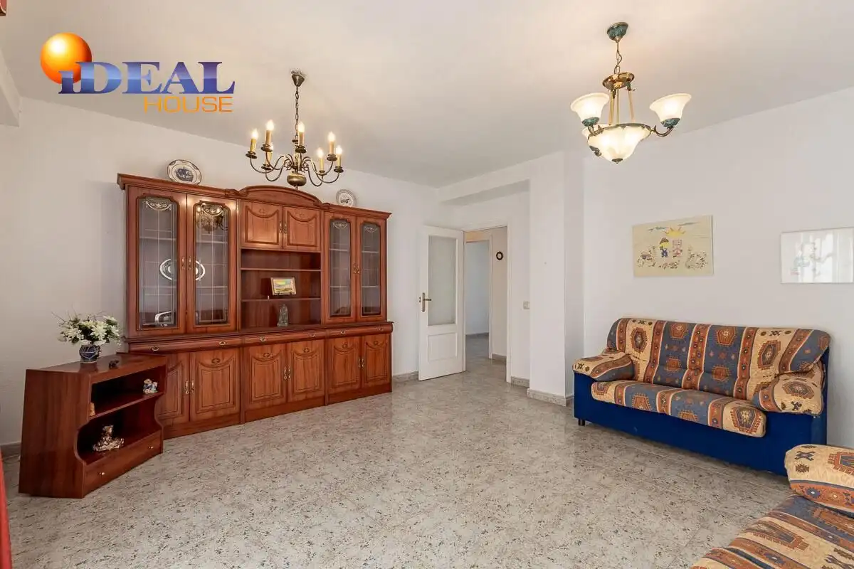 Living room of Flat for sale in Los Villares  with Furnished and Balcony