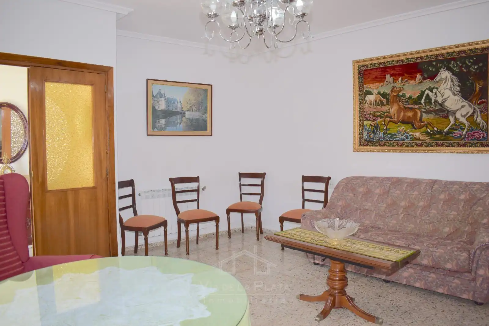 Sala d'estar de Casa o xalet en venda en Vallesa de la Guareña amb Calefacció, Traster i Moblat