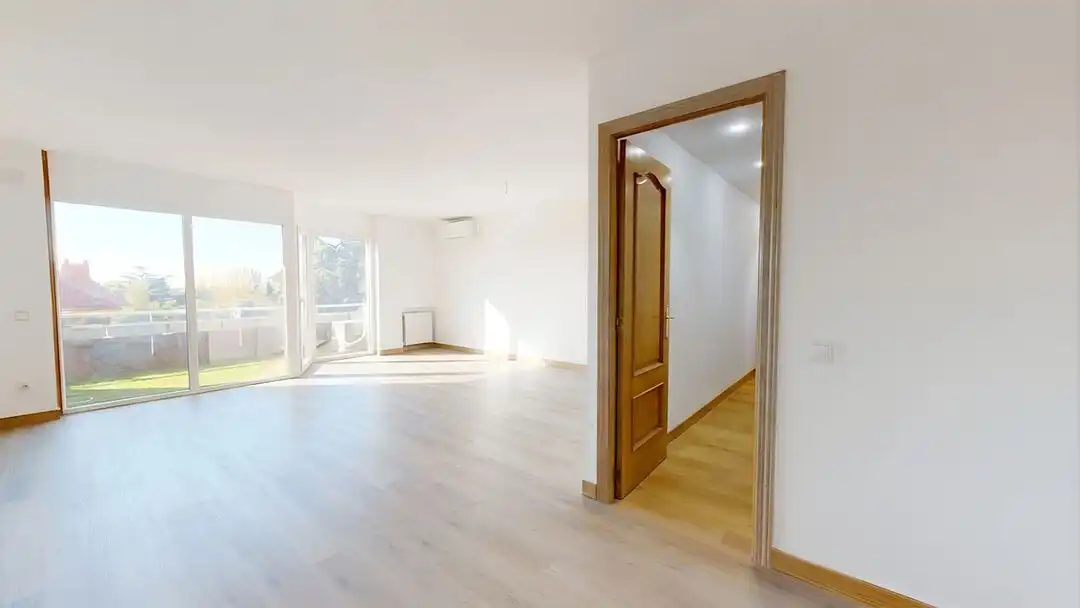 Wohnung zur Miete in Majadahonda mit Klimaanlage, Heizung und Privatgarten