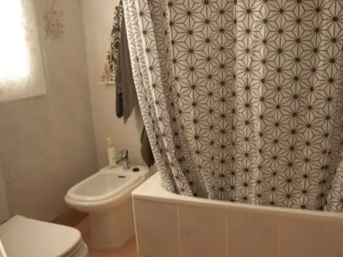Baño de Piso para compartir en Valencia con Aire acondicionado, Calefacción y Amueblado