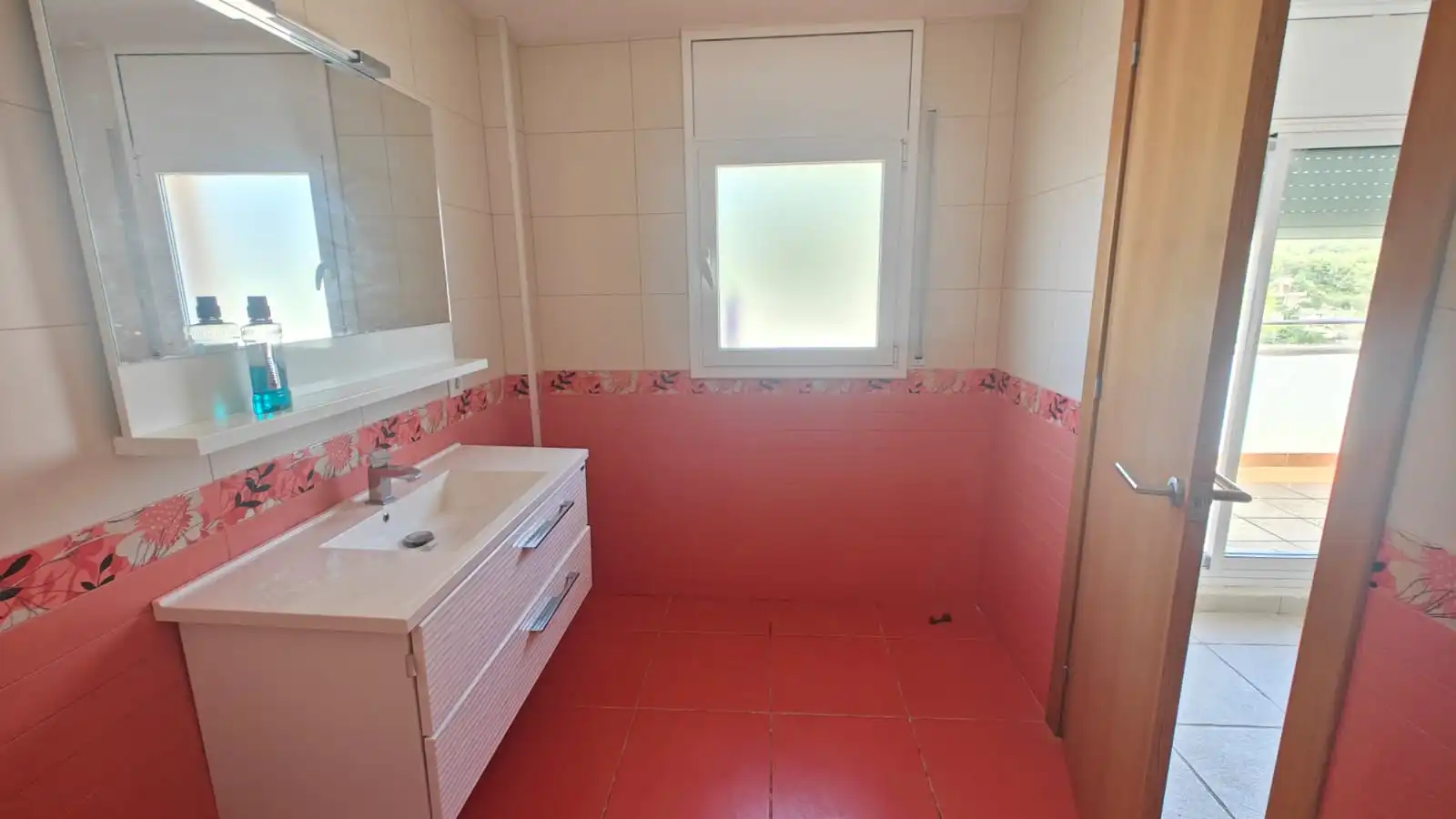 Badezimmer von Haus oder Chalet zum Verkauf in Castellet i la Gornal mit Klimaanlage, Heizung und Privatgarten