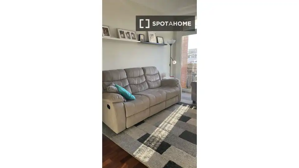 Sala de estar de Piso para compartir en Barcelona con Aire acondicionado, Calefacción y Amueblado