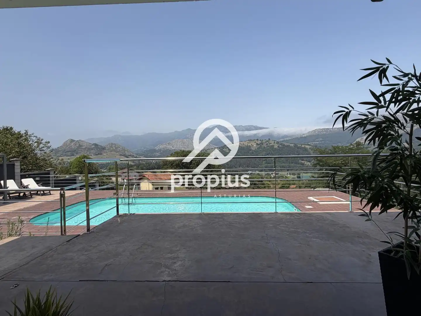 Piscina de Casa o chalet en venta en Cangas de Onís con Calefacción, Terraza y Trastero