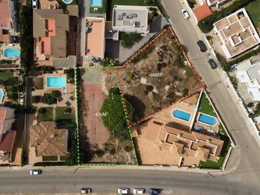 Terreno residencial en venta en Carrer de Saturn 37b