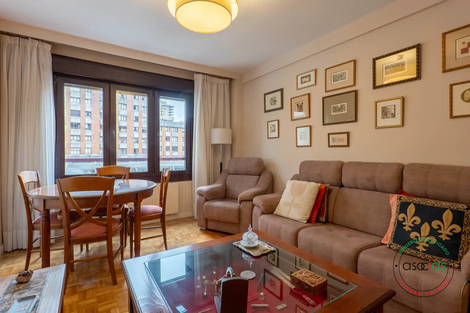Sala d'estar de Pis en venda en Gijón  amb Calefacció i Parquet