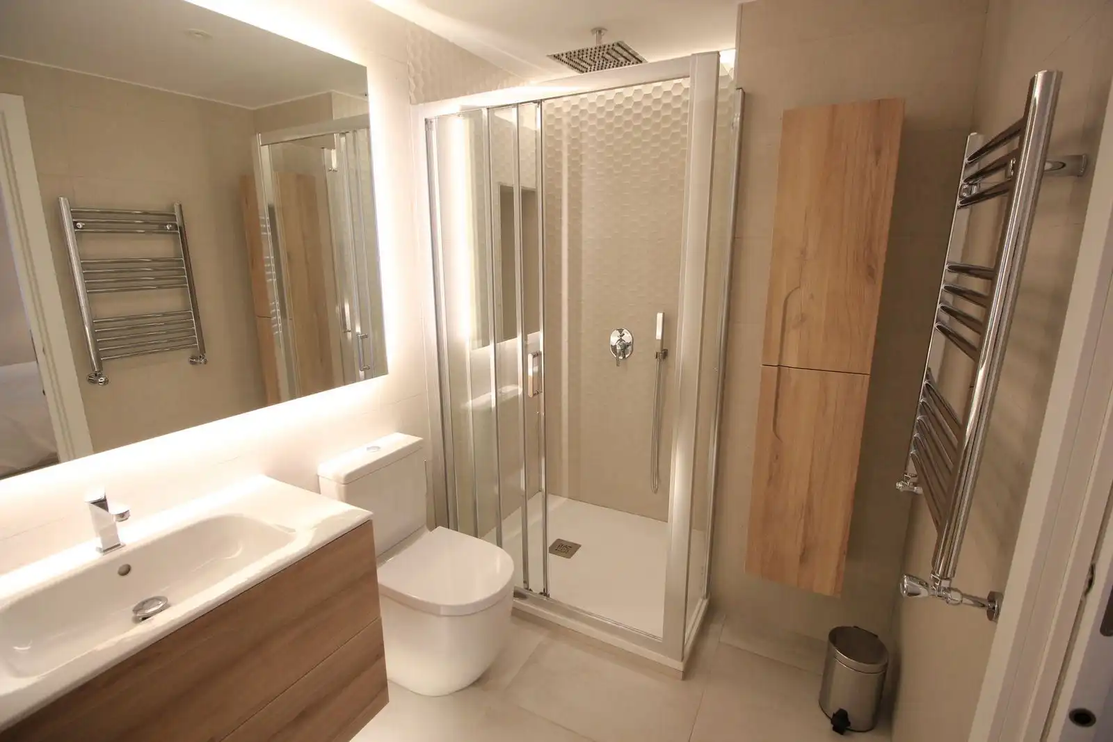 Baño de Piso de alquiler en Madrid con Aire acondicionado, Calefacción y Parquet
