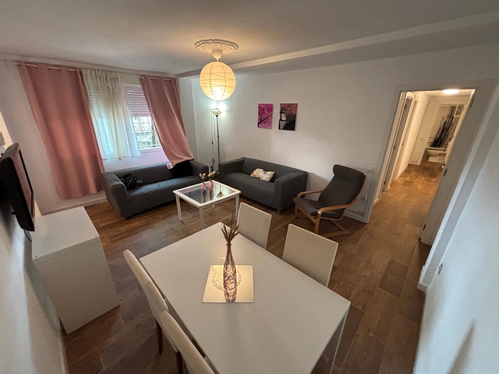 Living room of Flat for sale in  Sevilla Capital  with Air Conditioner and Storage room