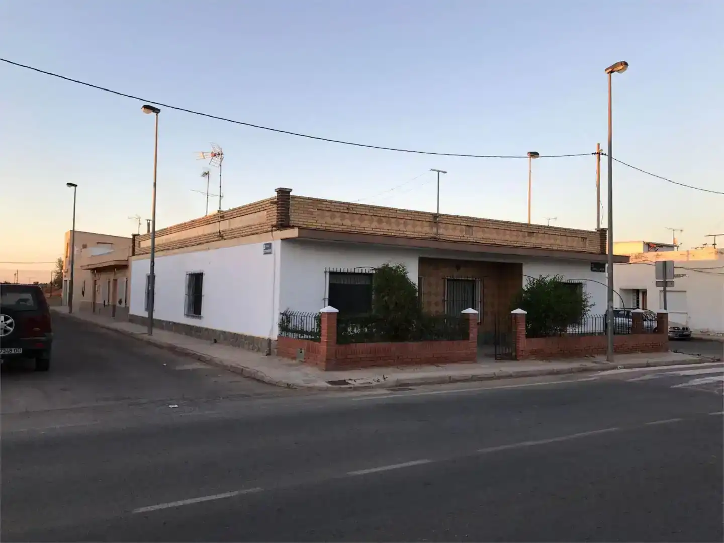 Vista exterior de Casa adosada en venda en Cartagena amb Jardí privat i Traster