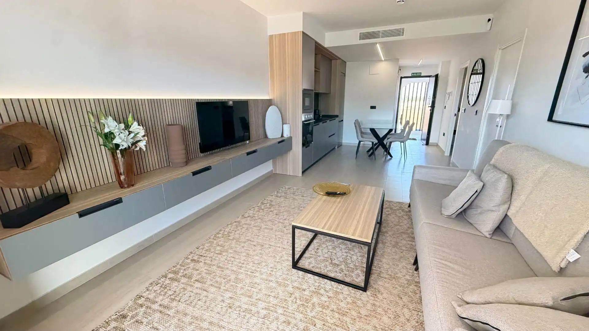 Ground floor with pool for sale in El Raso, imagen 6