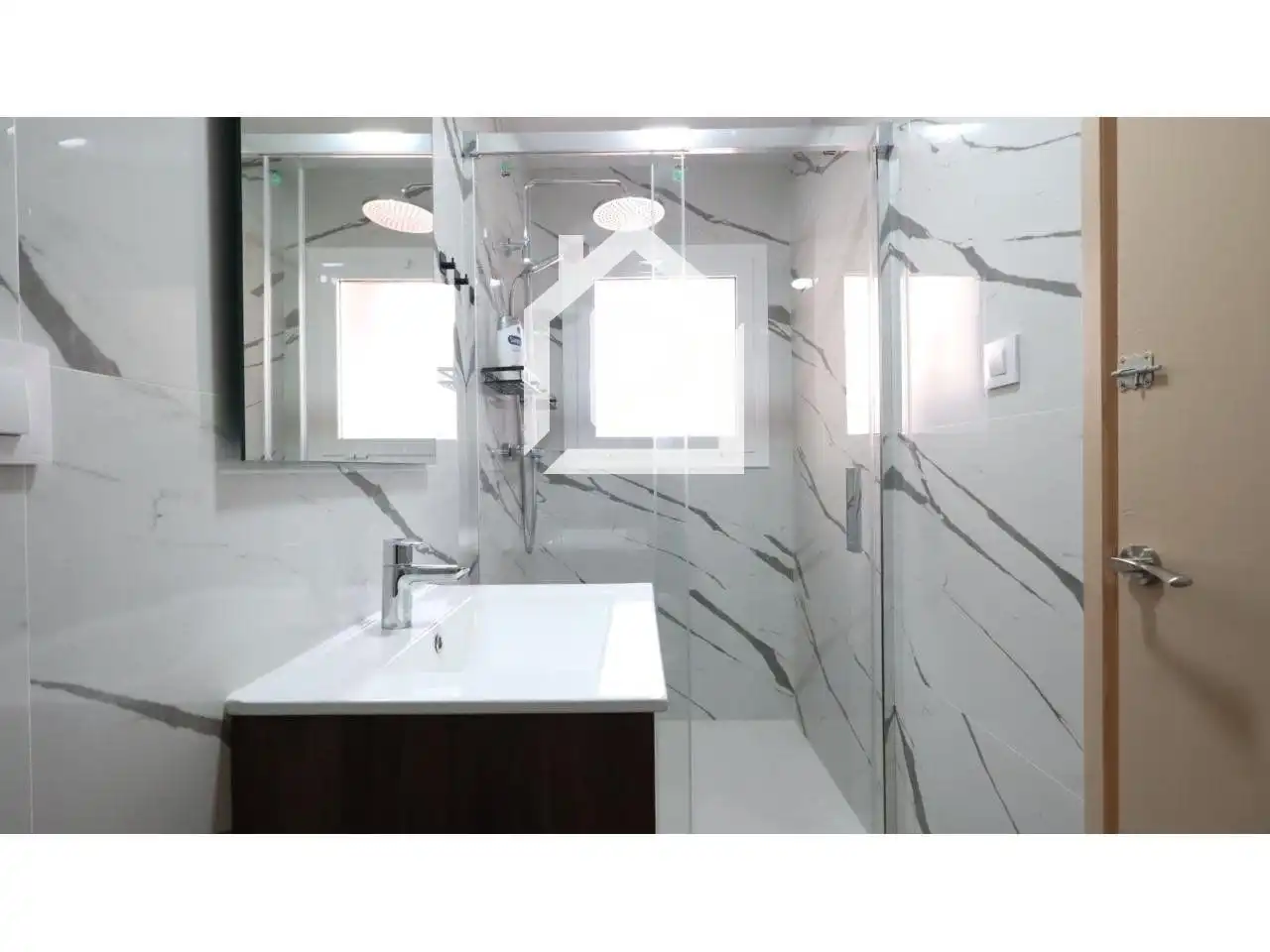 Badezimmer von Wohnung zur Miete in El Port