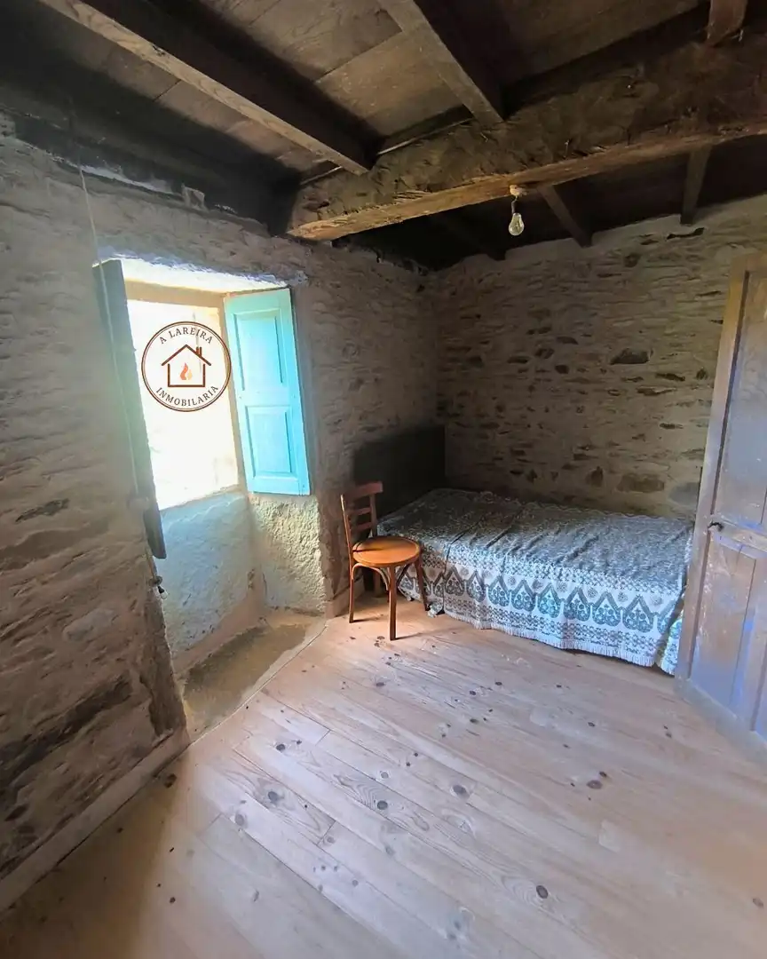 Maison rustique avec jardin à vendre à Lalín
