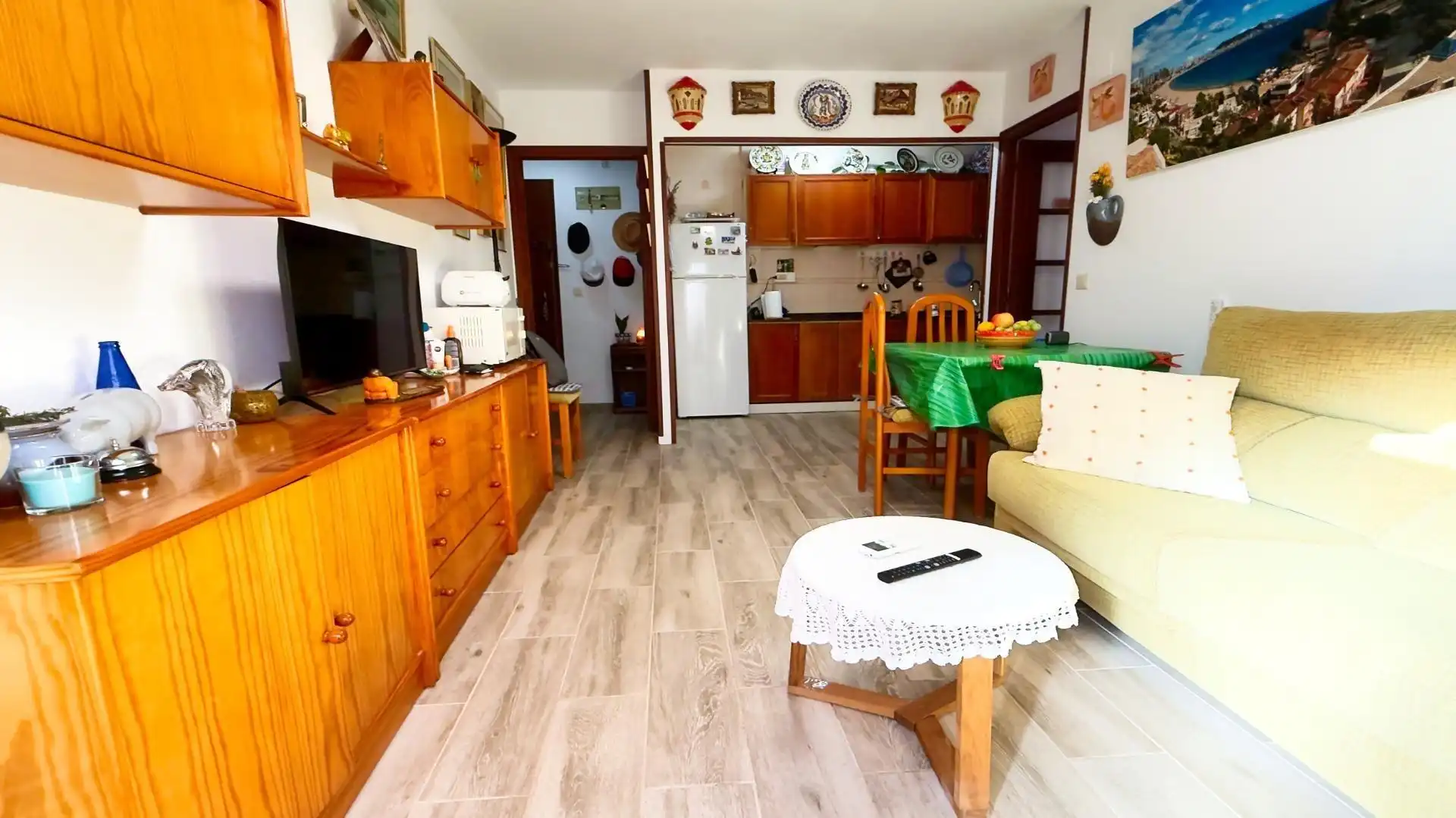 Sala d'estar de Pis en venda en Benidorm amb Moblat i Balcó