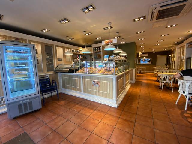 Local comercial en Venta en El Camp de l'Arpa del Clot