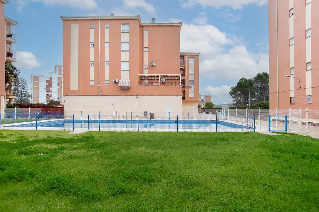 Piscina de Pis en venda en Linares amb Piscina