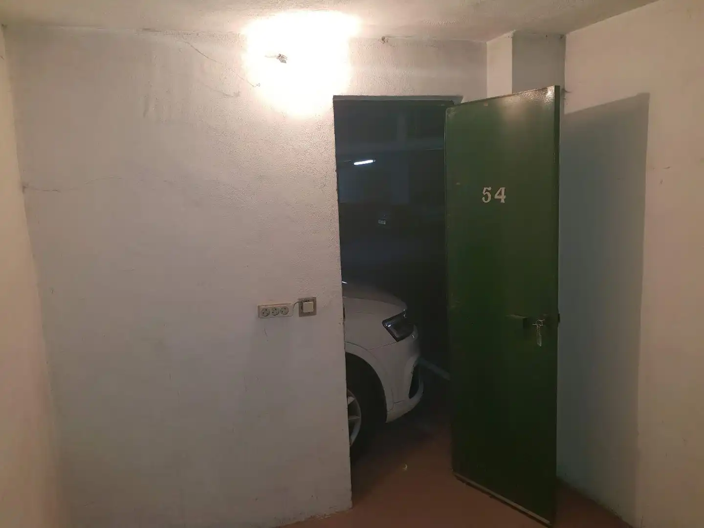 Garage for rent in  Logroño