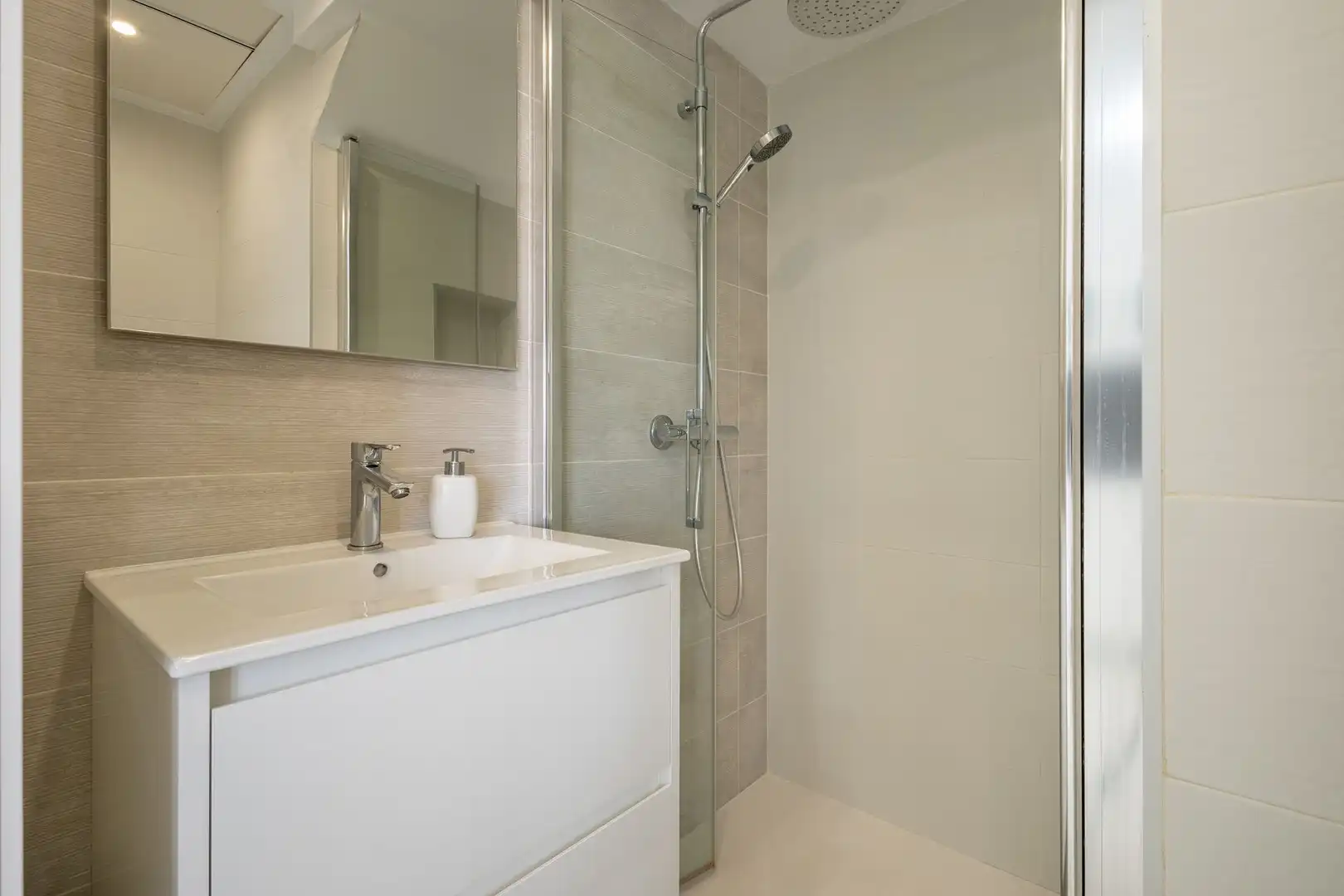 Casa a schiera con piscina in vendita a N/A, imagen 18