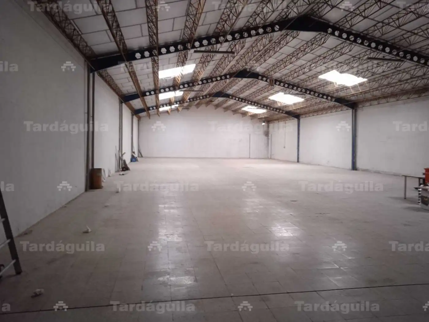 Industrial building for sale in Villares de la Reina, imagen 2
