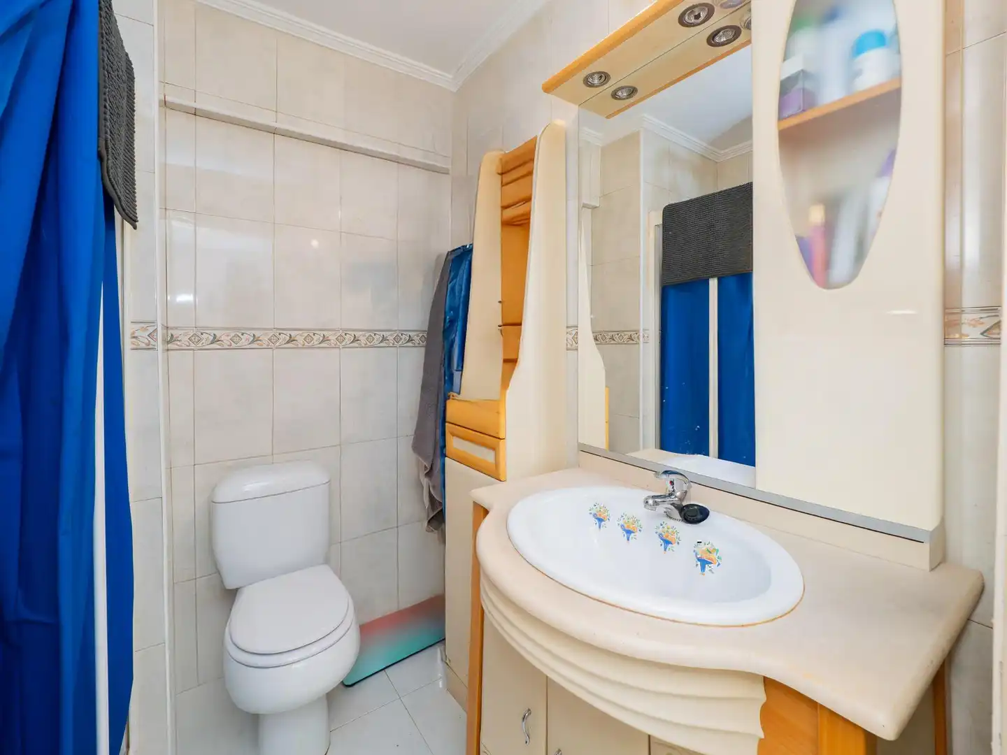 Baño de Estudio en venta en Benalmádena con Terraza y Amueblado