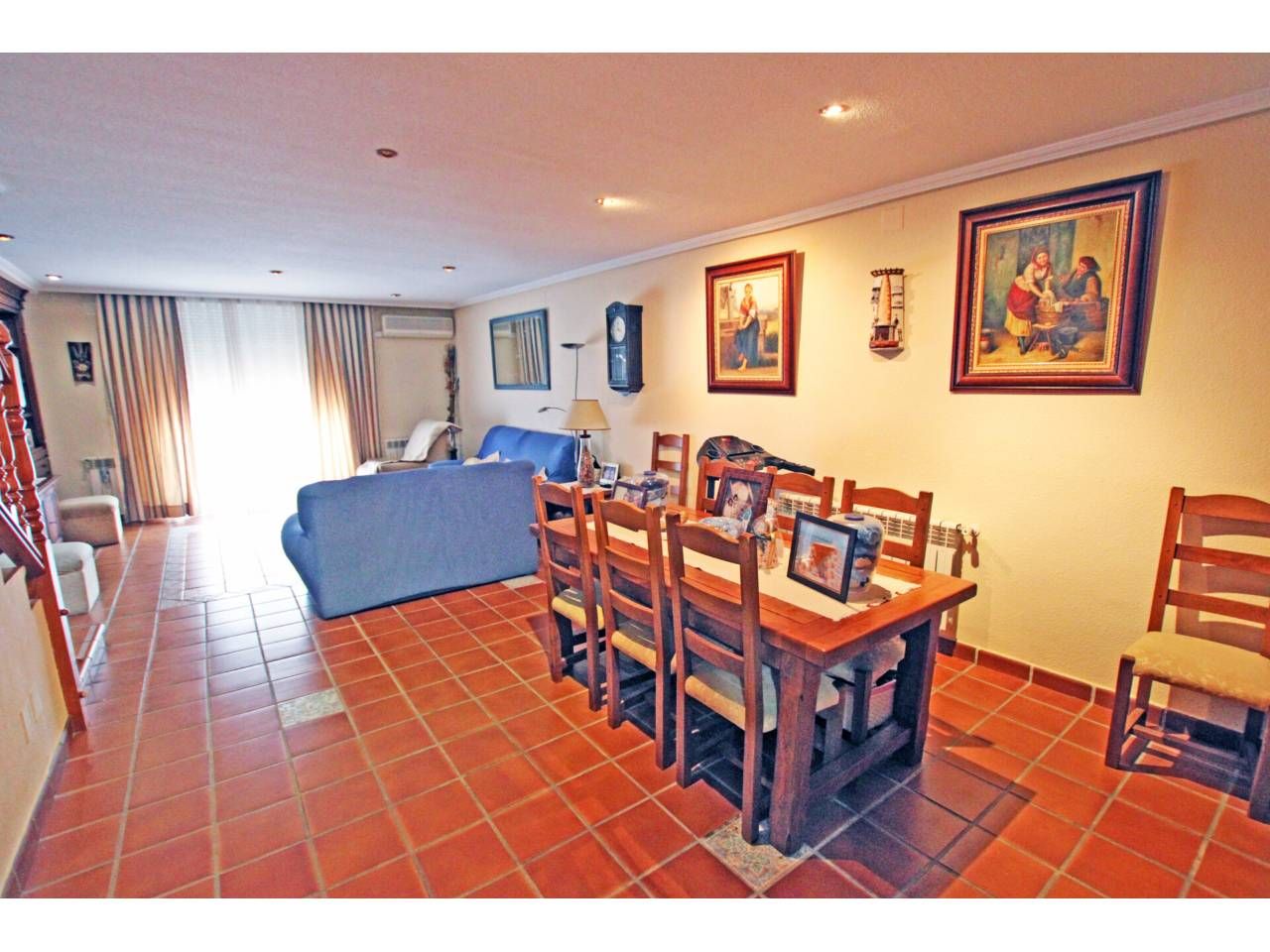 Menjador de Casa adosada en venda en Casarrubios del Monte amb Calefacció, Jardí privat i Piscina