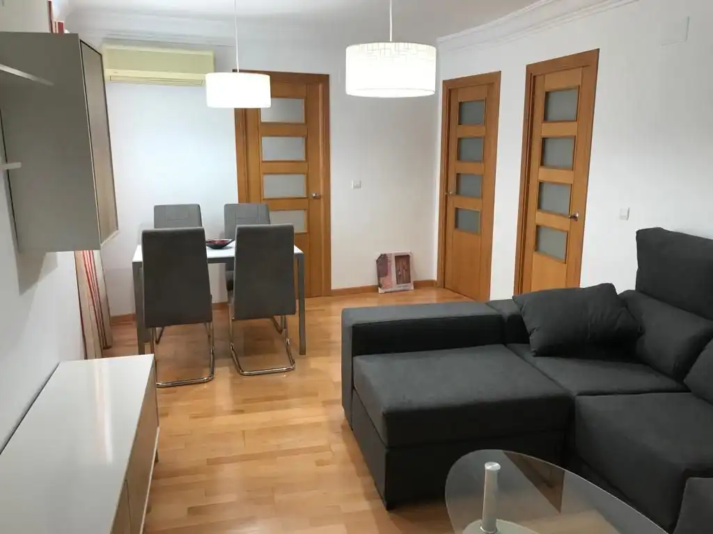 Flat for rent in Carrer de Pere Cabanes, 56, Torrefiel