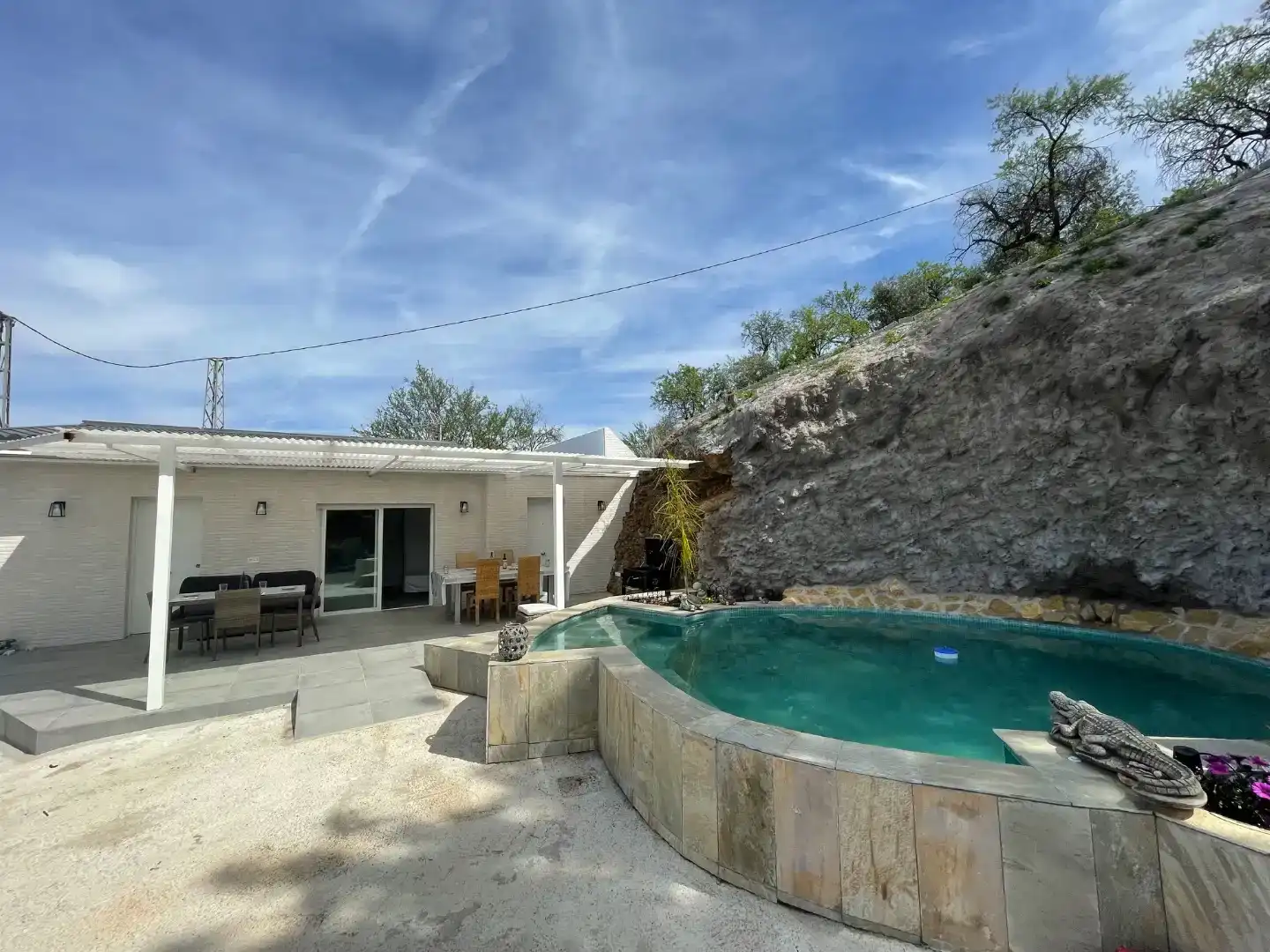 Schwimmbecken von Einfamilien-Reihenhaus zur Miete in Guaro mit Klimaanlage, Schwimmbad und Möbliert