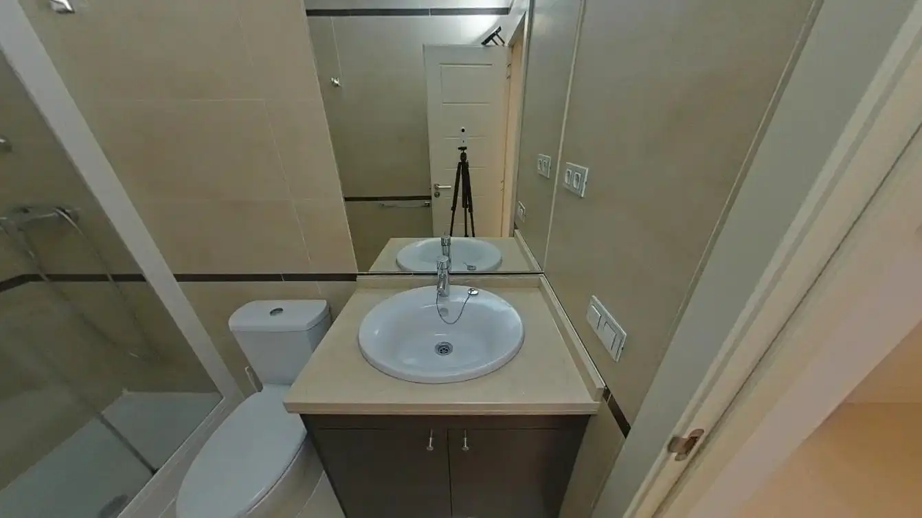 Bathroom of Flat for sale in Madrid  with Storage room, Swimming Pool and Oven