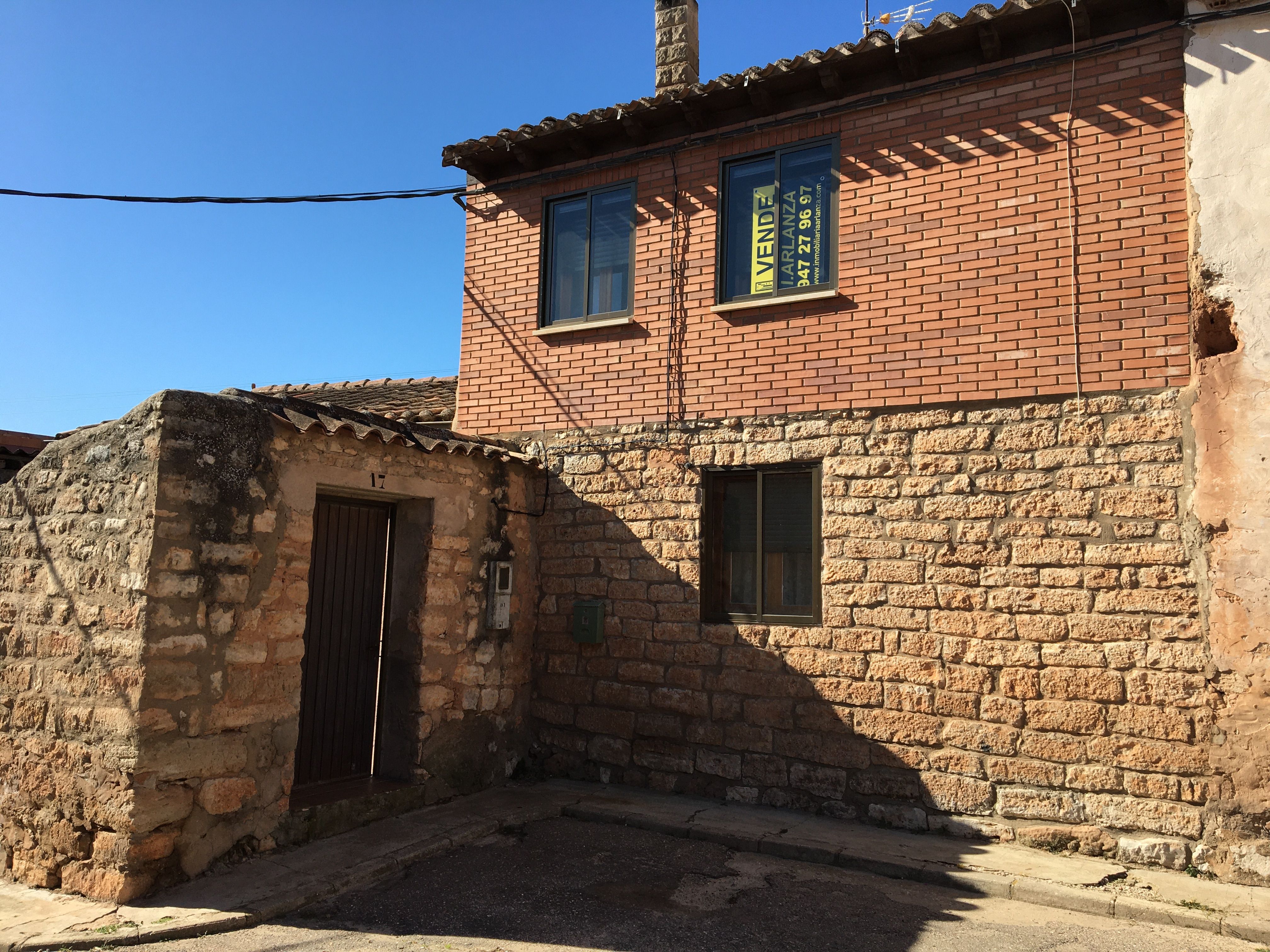 Exterior view of Single-family semi-detached for sale in Santa María del Campo  with Heating and Storage room