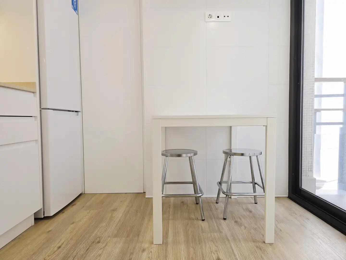 Kitchen of Flat for rent in Valencia  with Parquet flooring and Terrace