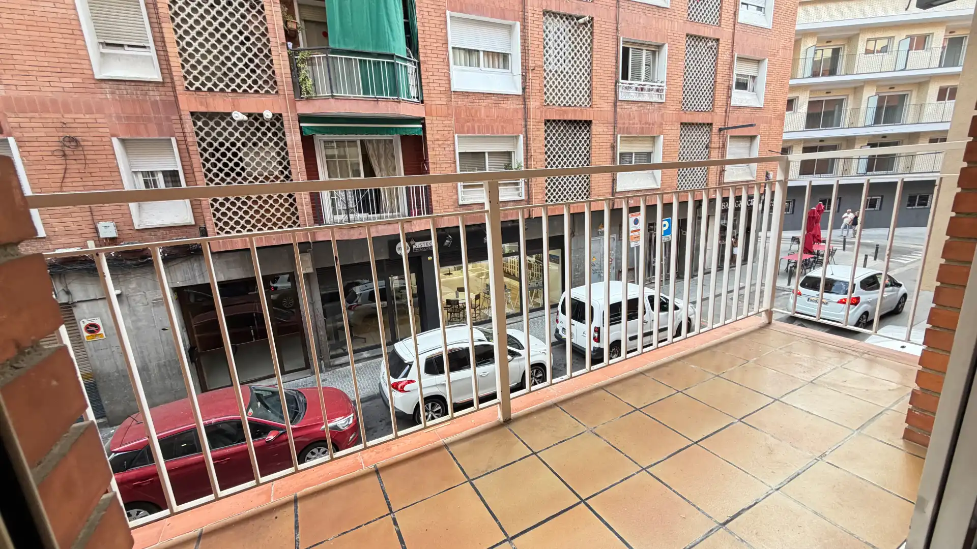 Exterior view of Flat for sale in Rubí  with Balcony and Alarm