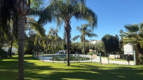 Esta preciosa casa pareada en esquina ubicada en el reconocido Residencial Diana, en Estepona, destaca por su amplitud, luz y como, imatge 2
